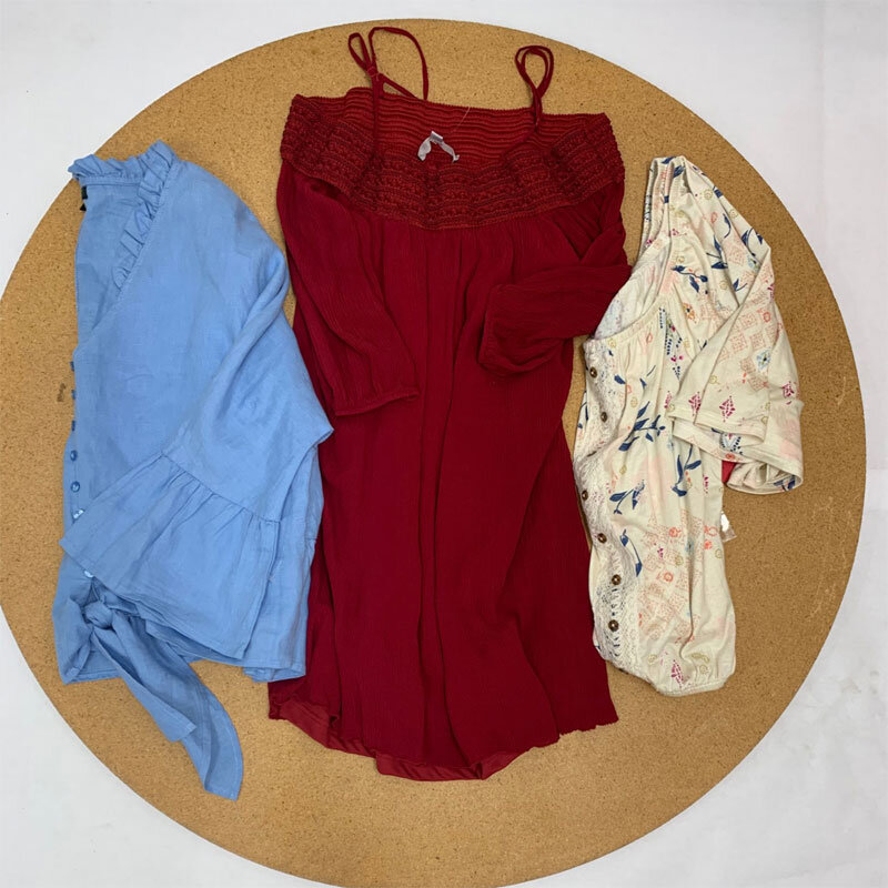Trendy Women's Tops And Dresses Size: M Lot T194 - Shop Other Mothers AZ